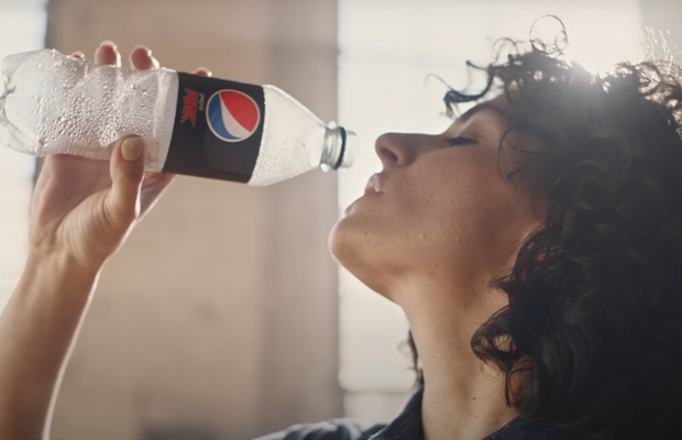 Pepsi MAX Celebrates the Switch to 100% Recycled Plastic Bottles