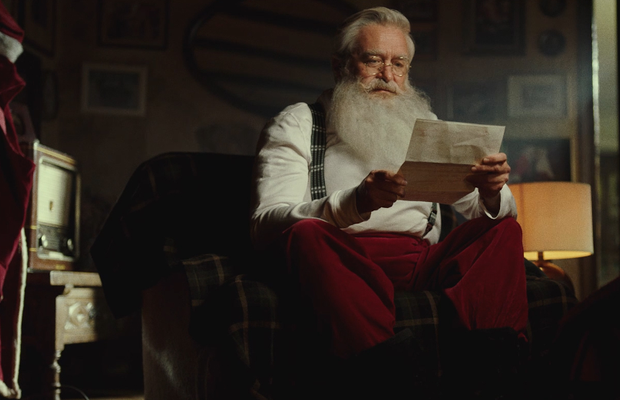 Toys ‘R’ Us Iberia  Gives Santa a Christmas Break with Stay at Home Message 