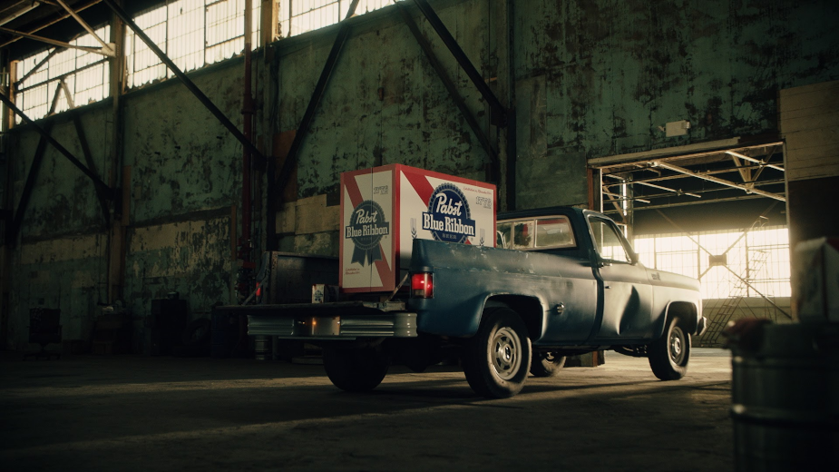 Pabst Blue Ribbon Steps Out in Style with #1776Pack Beers