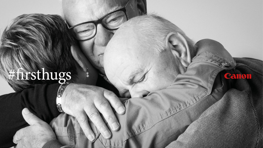 #Firsthugs Captures Reuniting Embraces between Loved Ones after Twelve Weeks of Lockdown