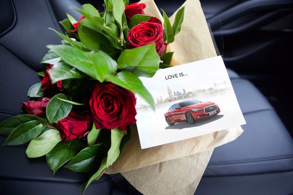 INFINITI Q60 Surprises Customers with Roses on Valentine’s Day