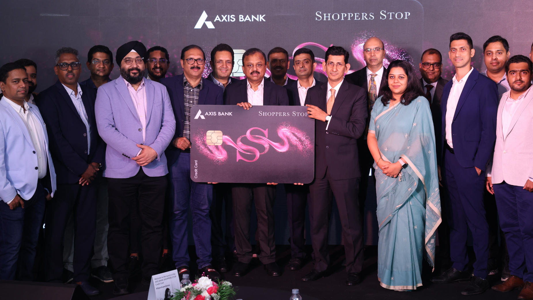 Axis Bank Expands Its Omni-Channel Shopping Segment through Its Credit Card Partnership with Shoppers Stop | LBBOnline