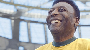 Piranha Bar Bring Stadium to Life for Football Legend Pelé and Snickers