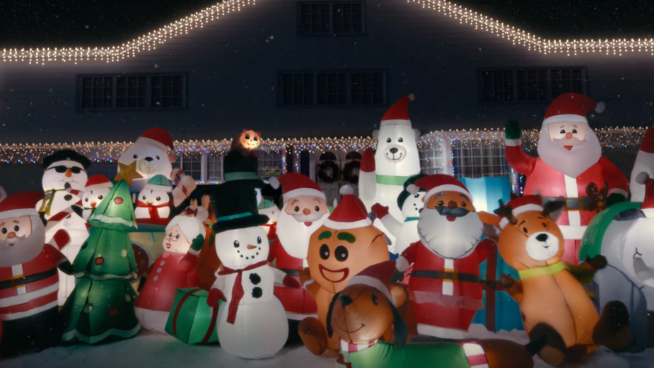 Festive Inflatables Make the Most of the Season in Lowe’s Holiday Spot 