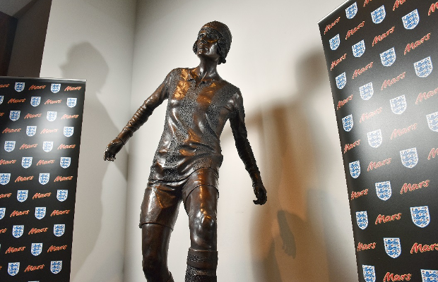 Mars Unveils UK’s First Ever Statue of a Female Footballer