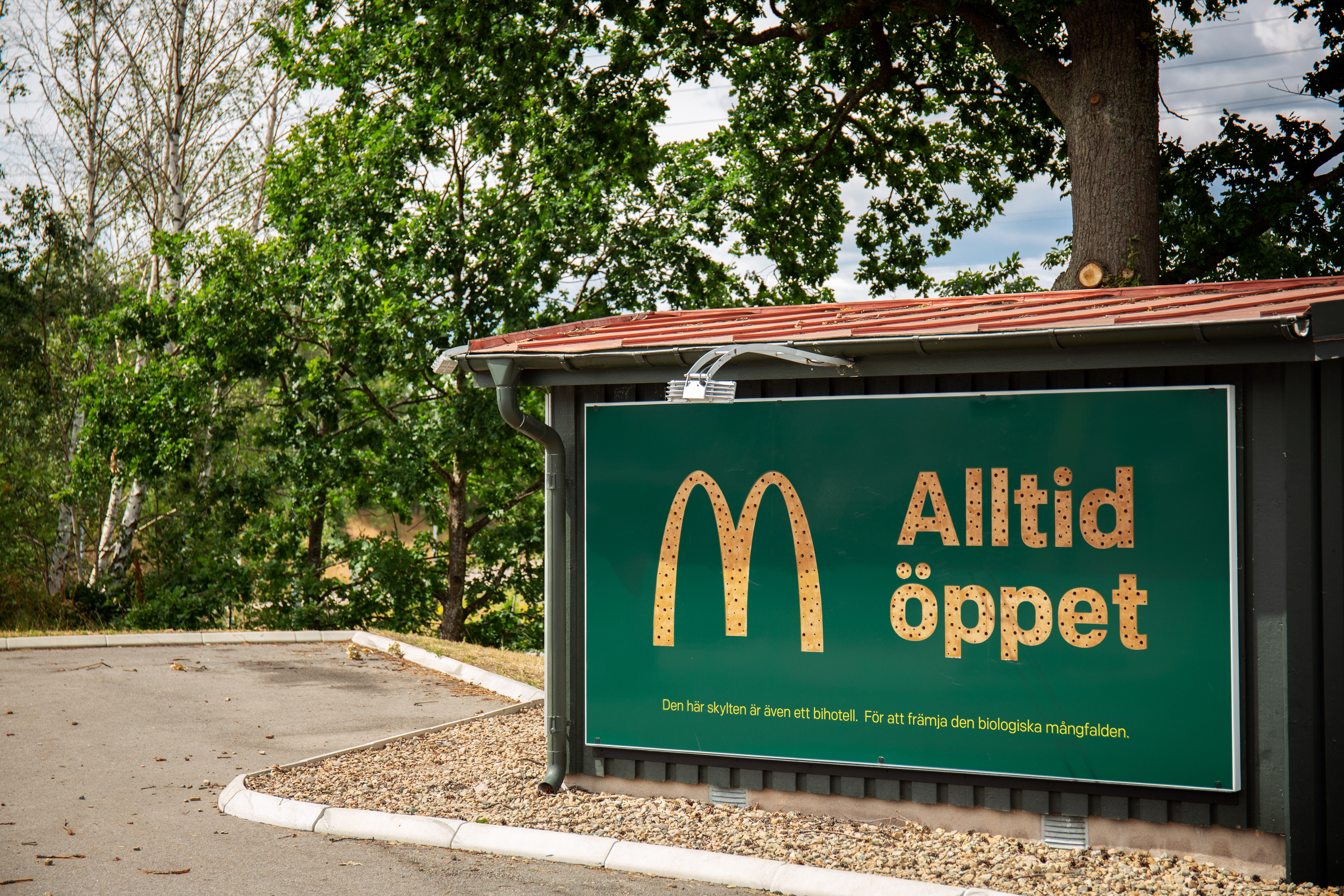 Nord DDB Helps McDonald's Use Outdoor Advertising Space to Build Habitats for Wild Bees