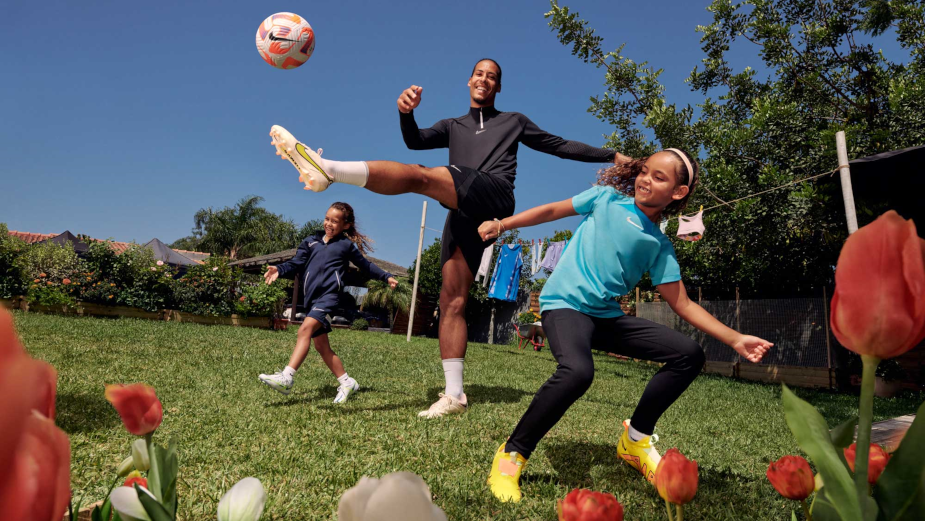 Nike Kids transforme le banal dans une campagne colorée mettant en vedette le footballeur Virgil van Dijk