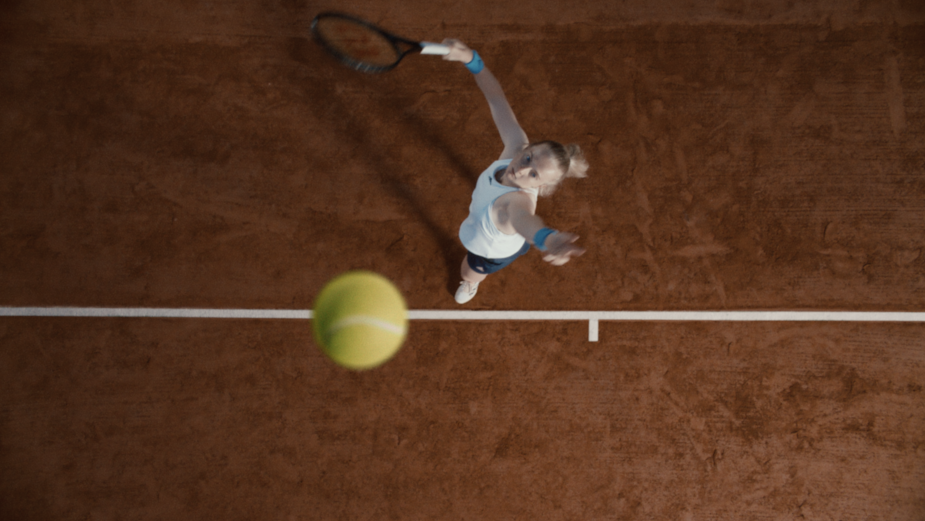 Tennis Player Francesca Jones Inspires the Next Generation in OPPO Film
