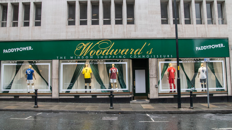 Paddy Power Unveils Window Shopper Tribute To Manchester United's Ed Woodward 