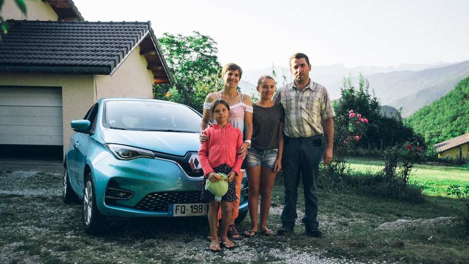 Renault Takes Over French Town Appy as the First 100% Electric Vehicle Community 