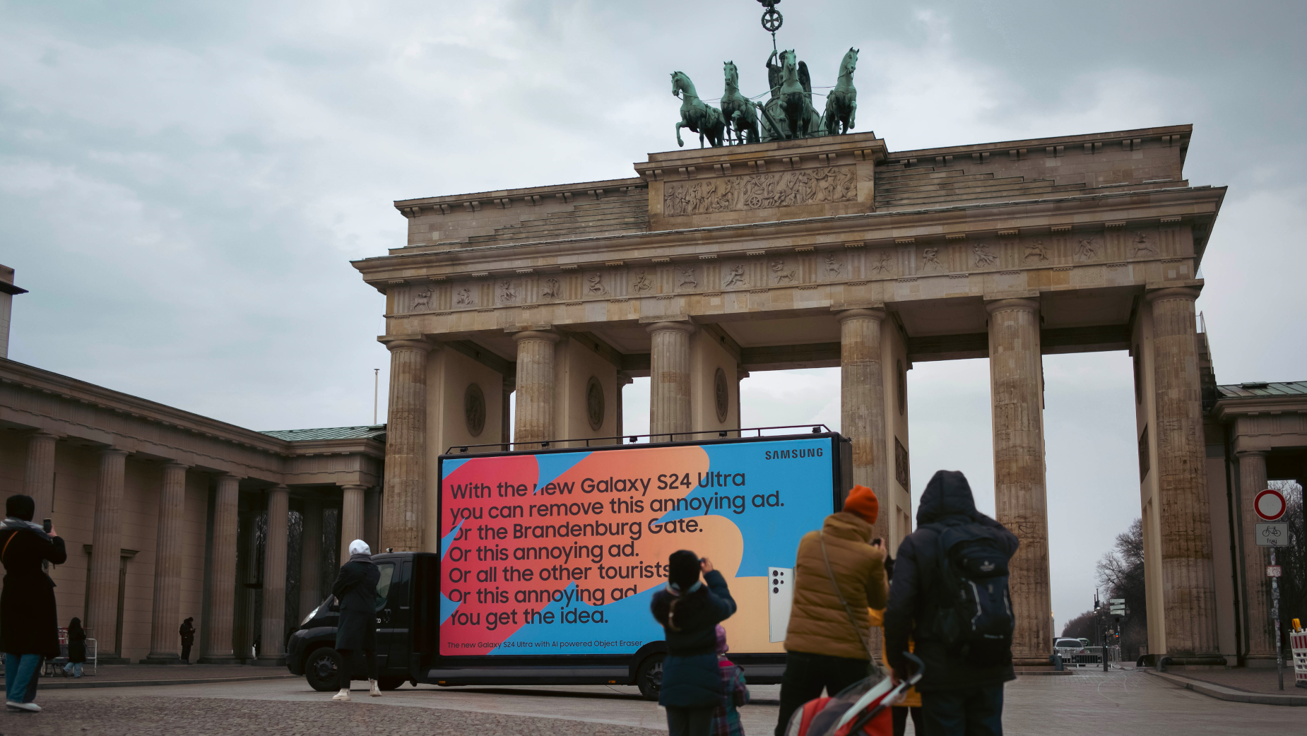 Samsung platziert „nervige Werbung“ vor den berühmtesten Touristenattraktionen in Deutschland