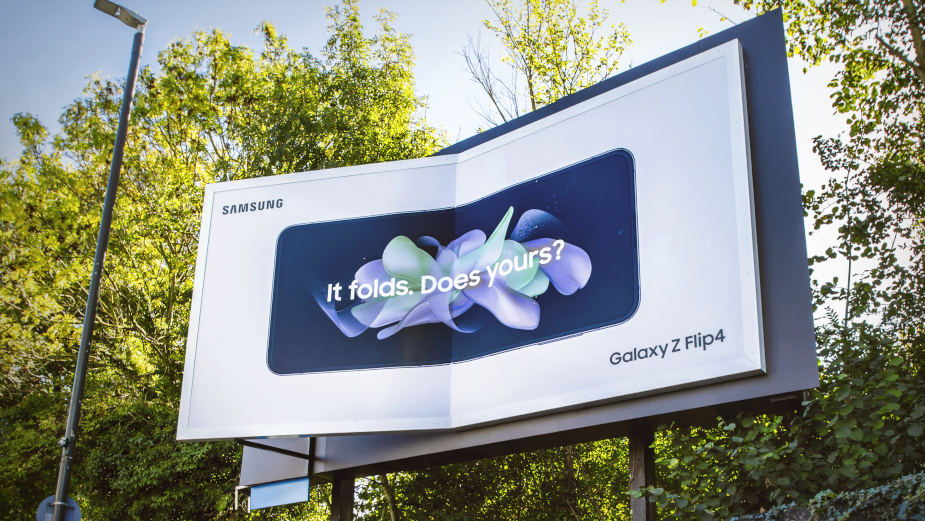 Samsung's Folding Billboard Flips the Script to Celebrate Launch of Galaxy Z Flip4