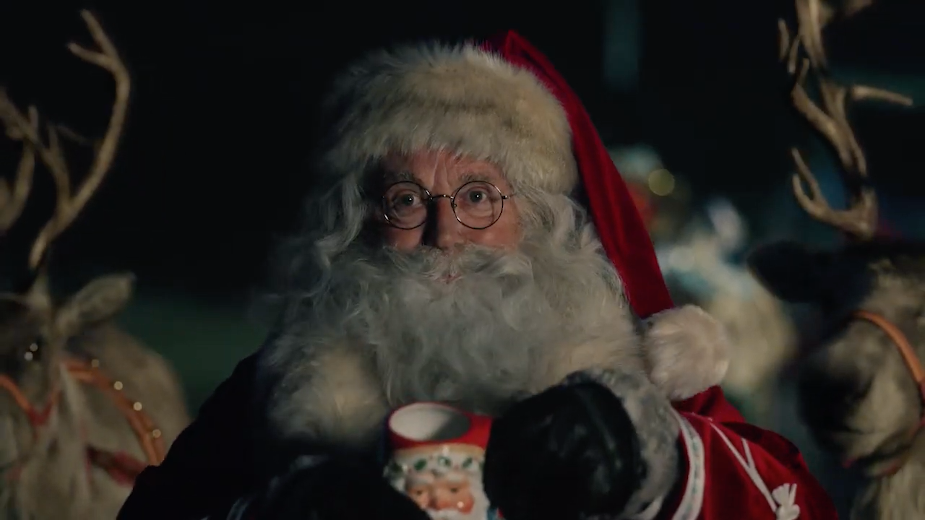 Santa Makes Surprise Trip to Support Local Farming in Sweet Christmas Spot for Woolworths