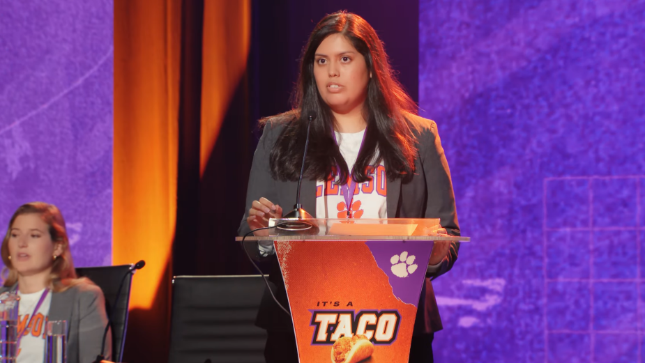 Taco Bell Starts a Great Debate with Crispy Chicken Sandwich Taco Launch | LBBOnline
