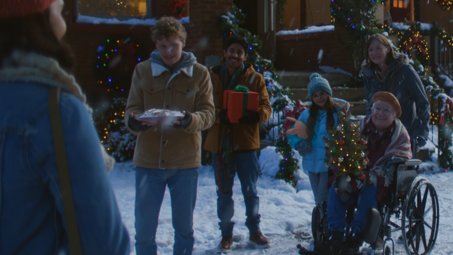 Toyota Spreads a Special Message of Kindness in Two Holiday Spots