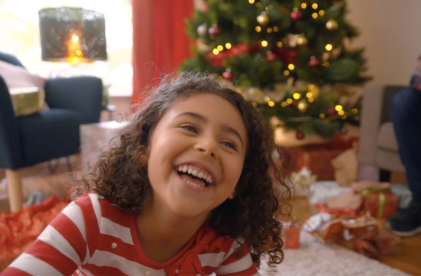 New Australia Post Ads Showcase the Speed of Their Xmas Shipping Service 