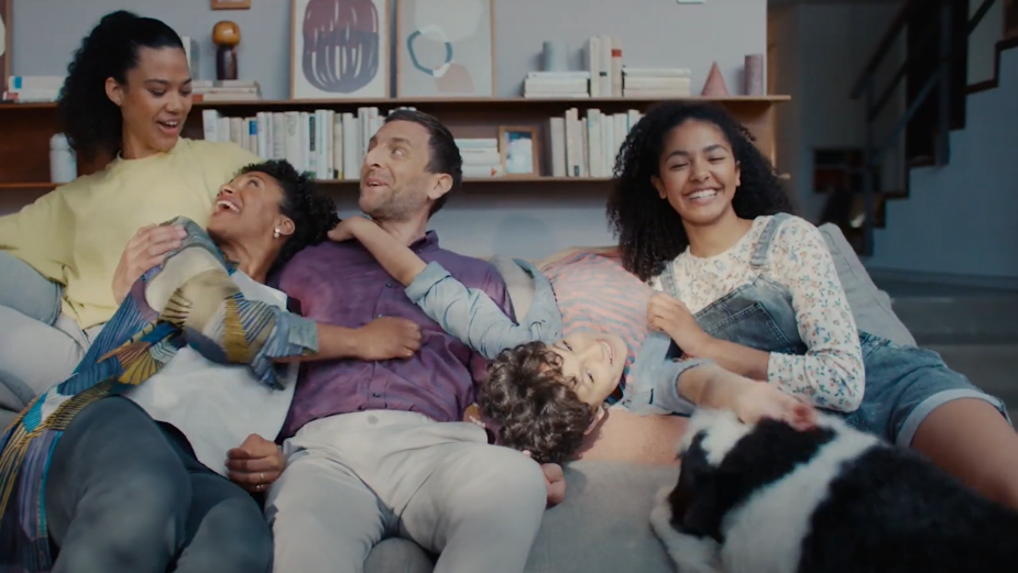 'It's a Smart Good Life' in Musical Annie-Inspired Spot for LG