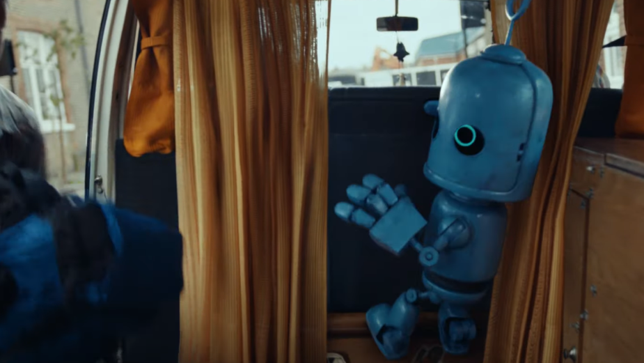 O2's Delightful Robot Bubl Heads On a Road Trip in Latest Campaign