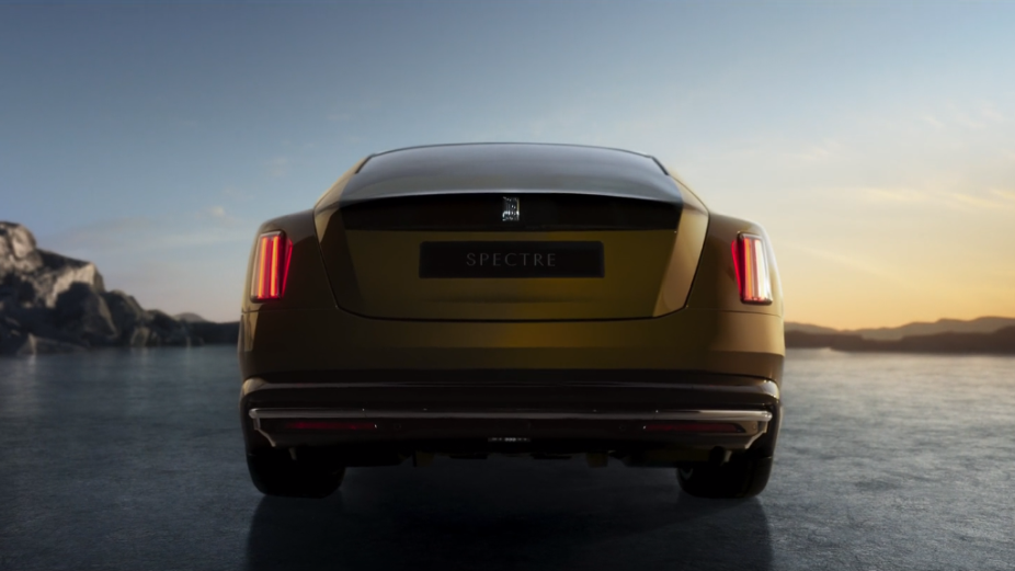 Rolls-Royce Shows the Electrified Spirit of ‘Spectre’ in Virtual Production Film