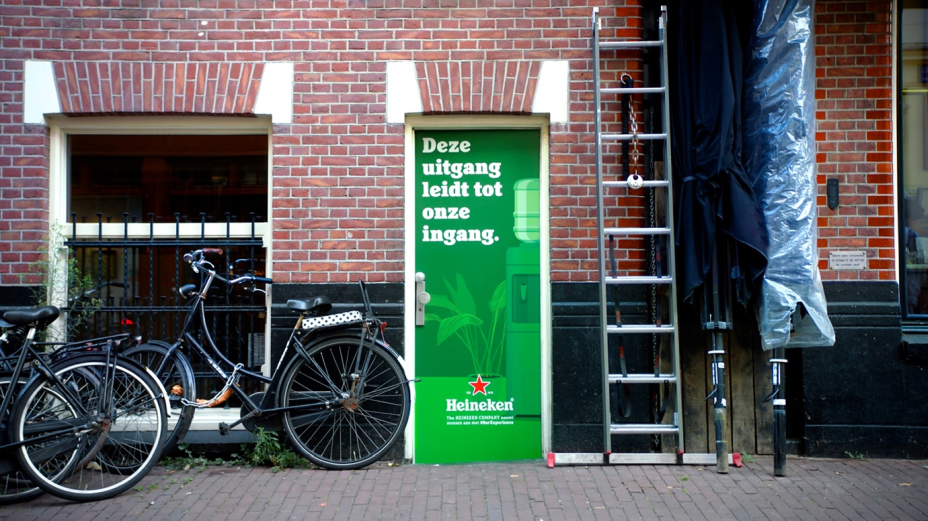 Heineken Looks to Hire People with Bar Experience to Overcome Major Staff Shortages in the Horeca Industry