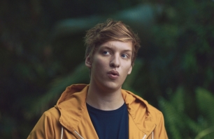 Ben Reed Heads to the Eden Project for Beautifully Nostalgic George Ezra Promo
