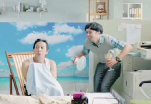 Saatchi Indonesia Snaps Faux Holiday Photos in New AirAsia Campaign