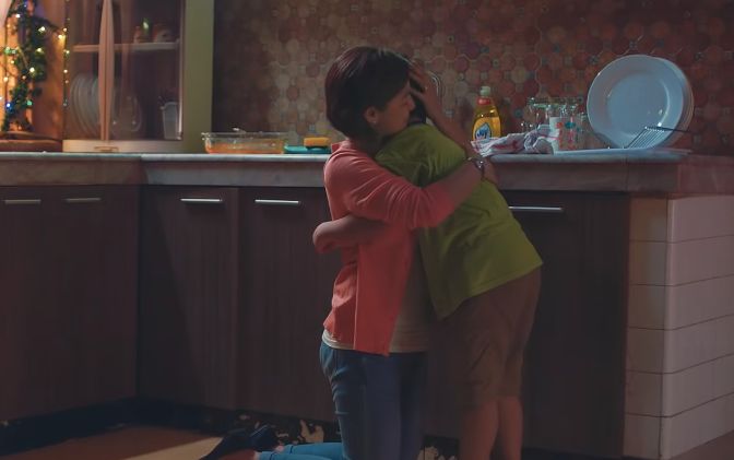 Families Share Moments of Joy on Christmas in Heartwarming Dishwashing Liquid Ads