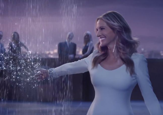 Julia Roberts Flashes a Smile in Sparkling New Perfume Ad
