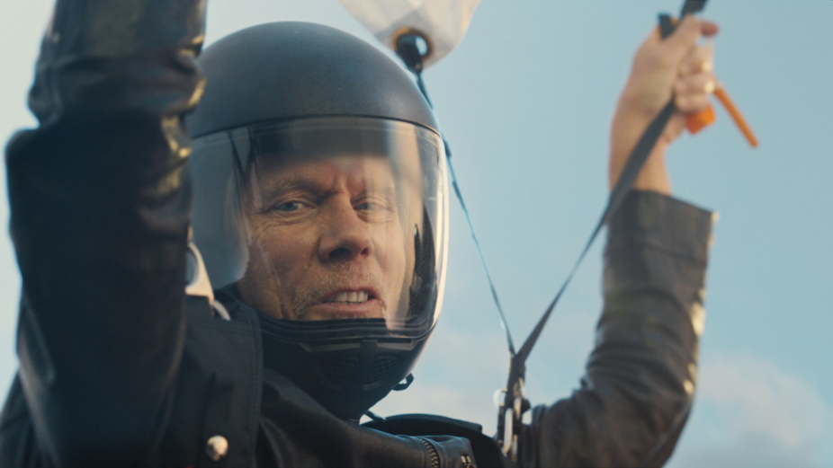 Kevin Bacon Soars through the Sky in Saatchi & Saatchi London’s Latest EE Campaign