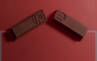 KITKAT Takes a Break from Electricity in Support of Earth Hour