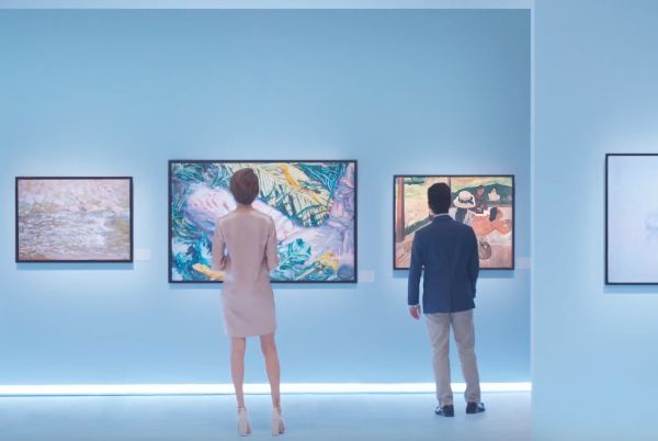 Bombay Sapphire Removes Labels from Art in Latest Artisan Series Initiative