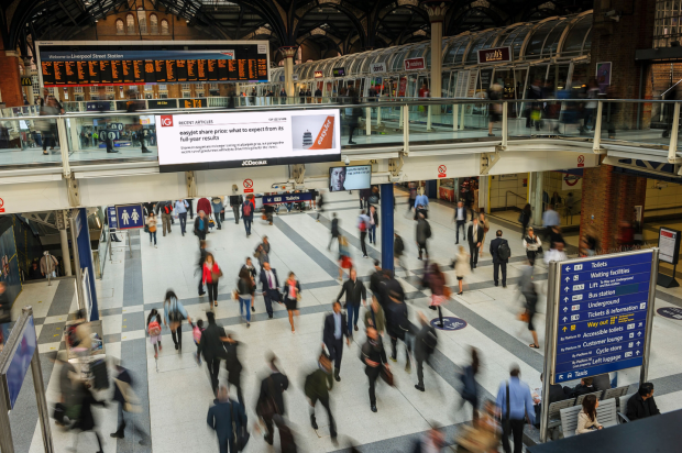 IG Brings Market News Direct to London City Commuters with DOOH Branding Drive