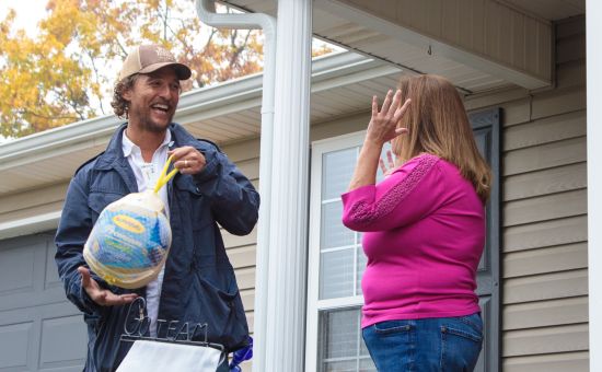 Matthew McConaughey Dishes Out Thanksgiving Turkeys to a Whole Town