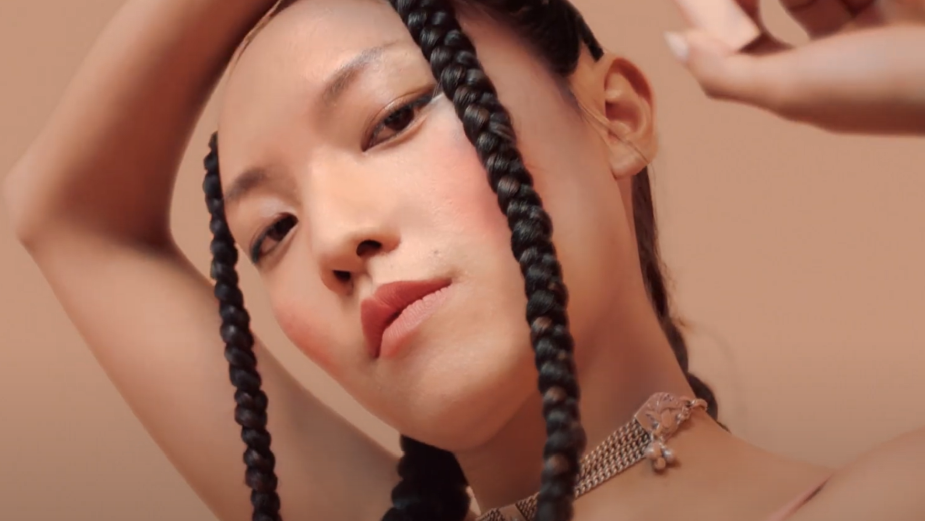 L’Oréal Paris Shows ‘It Takes Boldness to Be Nude’ in Collaboration with Chinese Lingerie Brand Neiwai 