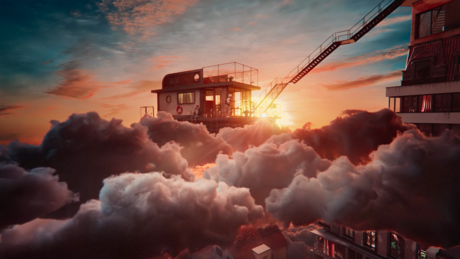 Pizza Delivery Driver Scales a Fantastical Building in O2 Campaign from Serviceplan Bubble