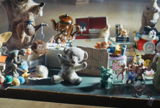 Leo Burnett & Freeview's Singing Toys Just Want to Know What Love Is