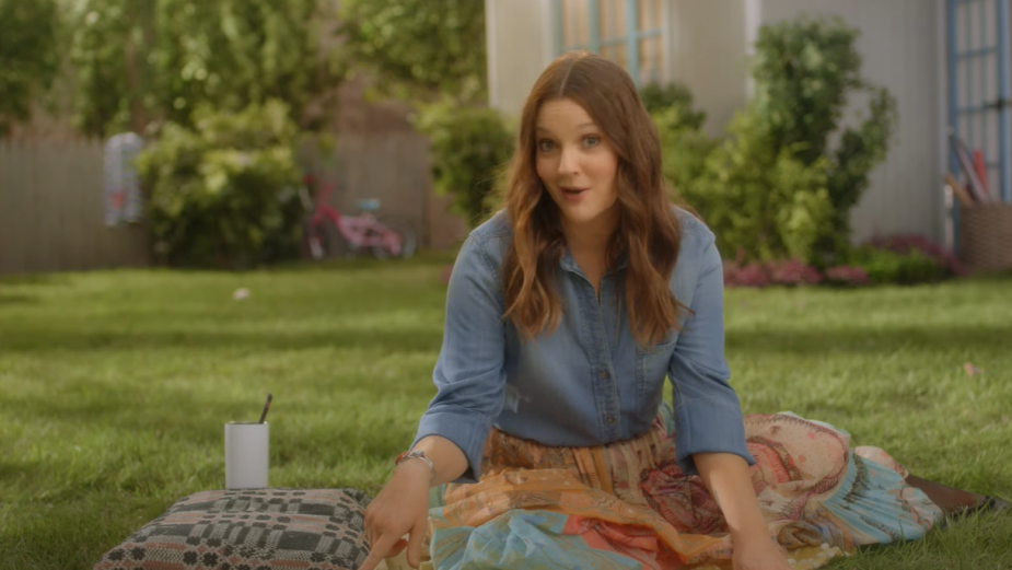 Drew Barrymore Goes Natural in Campaign for Lawn Care Programme Instead