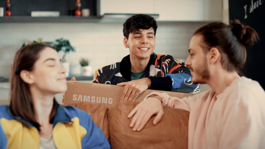 Samsung Romania Wants You to Free the Boxes for a More Sustainable Future
