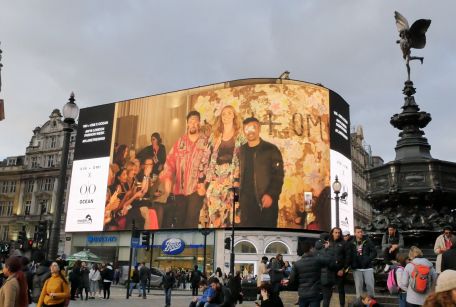 Model Jodie Kidd Opens VIN + OMI London Fashion Week Show on the Piccadilly Lights