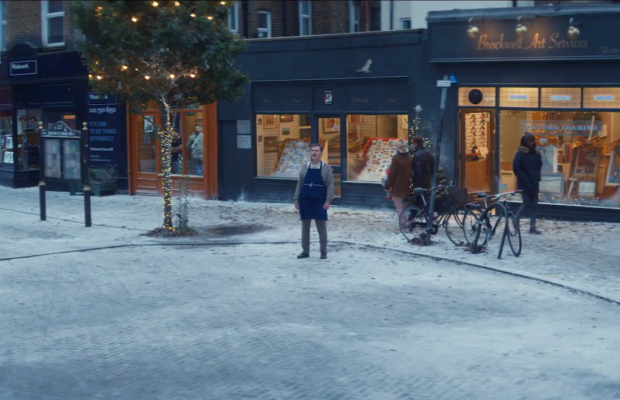 Visa Finds Somebody to Love the High Street in Festive Singalong Spot