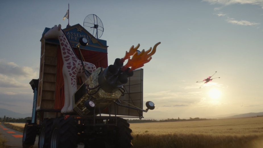 Katy Perry, Iron Man and an X-Wing Build a Beautiful Holiday with LEGO's Christmas Spot
