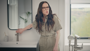 Emily Hampshire Reveals Delta Faucet’s Newest Collections in The Real Life Showroom Live Stream