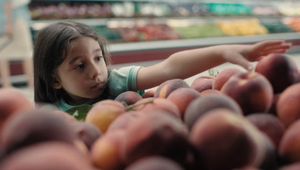 This Italian Supermarket Tells a Touching Family Story with a Peach 