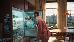 LG Ends Unnecessary Fridgegazing with InstaView Technology Spot