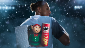 Pringles Pops Open the Festive Season with Christmas and Football Mashup